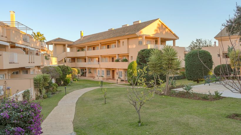 Fabulous property in Elviria, Marbella with 24h security