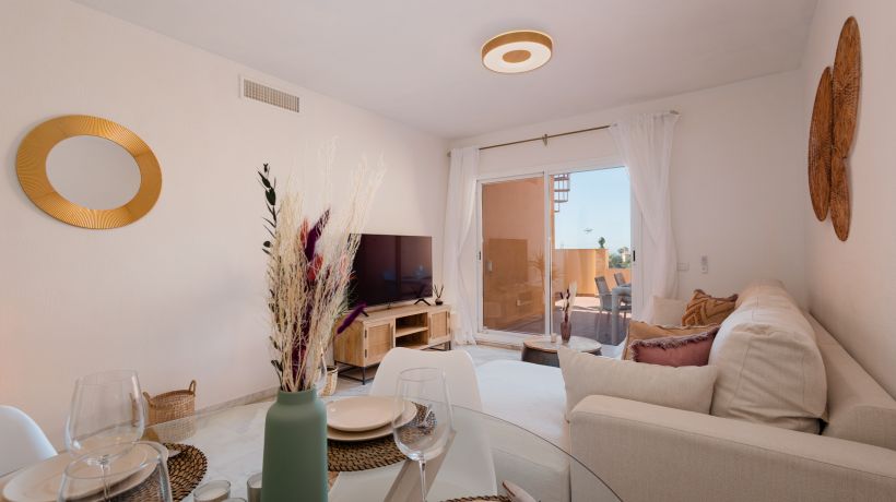 Modern sea view apartment in La reserva de Marbella