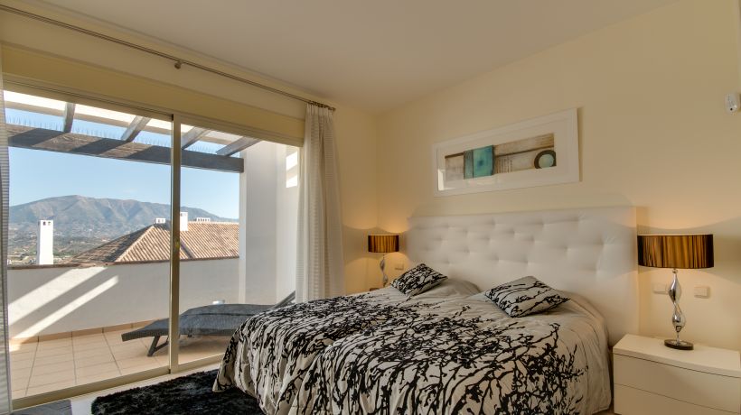 Holiday home, with sea and mountain views, in Mijas Costa