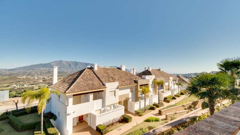 Holiday home, with sea and mountain views, in Mijas Costa