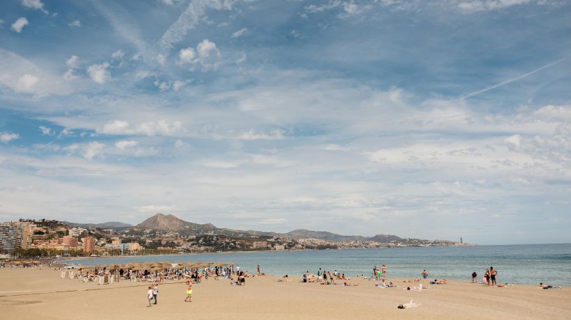 Near historic center, harbor, and beach