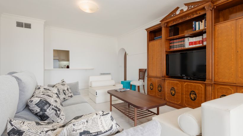 Holiday home, with direct access to the beach, sea views and south facing, in Puerto Banús