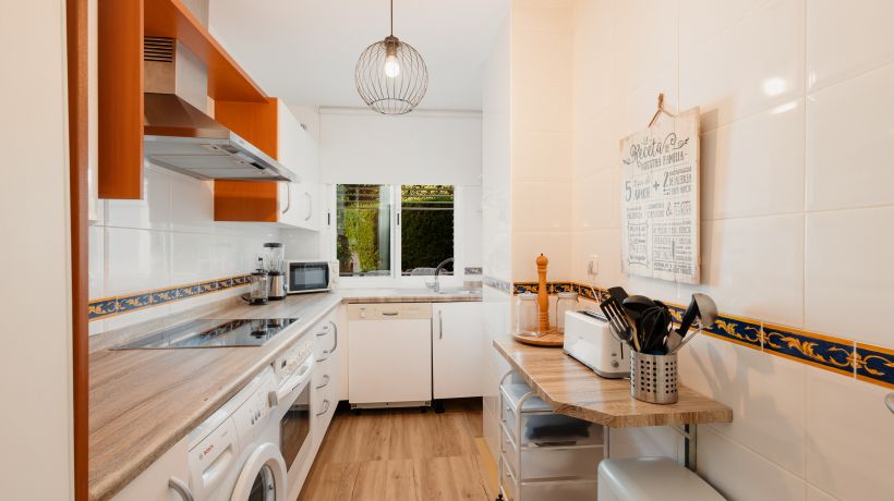 Holiday apartment in first line beach complex in Urbanization Pueblo Mediterráneo, Marbella