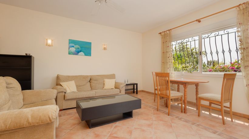 Incredible 5-bedroom villa, with private pool and sea views, in El Rosario, Marbella