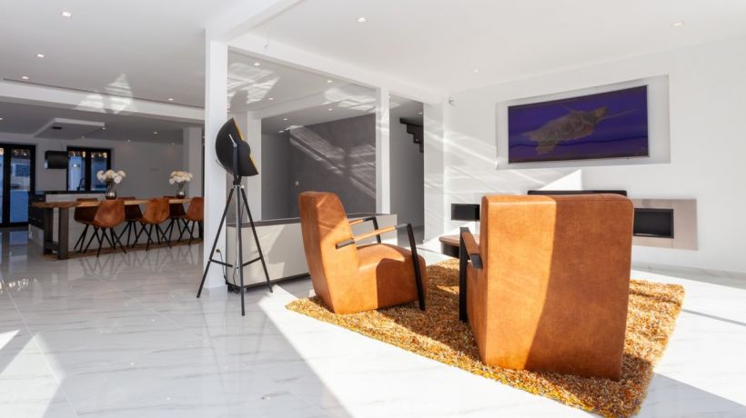 Completely renovated villa with sea views in Los Monteros, Marbella