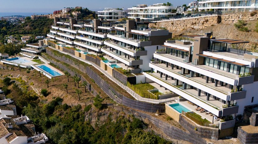 Fantástico complejo de apartamentos 3 y 4 dormitorios con vistas panorámicas al mar desde el Valle del Golf
