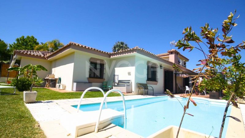 Coqueta villa de 4 dormitorios en la Milla de Oro de Marbella