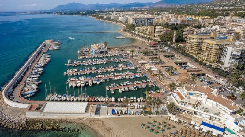 an overview image of Marbella, featured image for the article