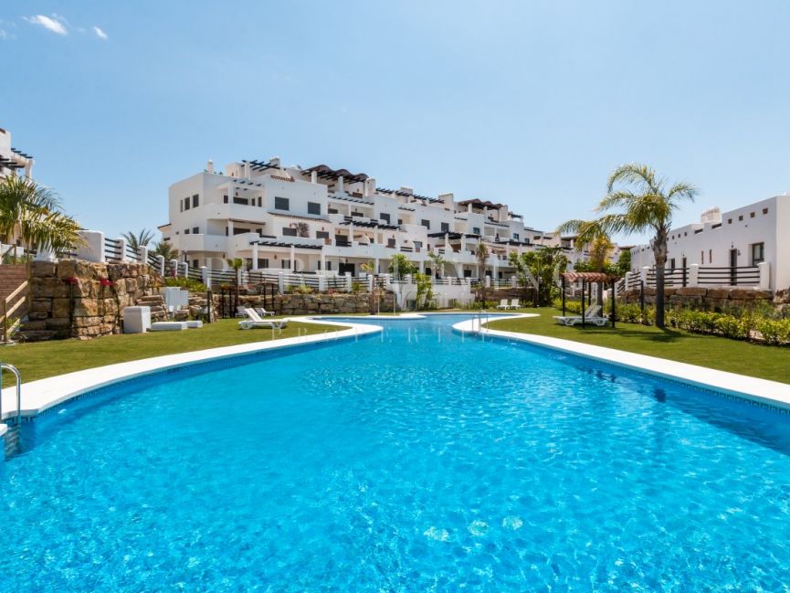Beautiful apartment with sea views in La Resina Golf, Estepona