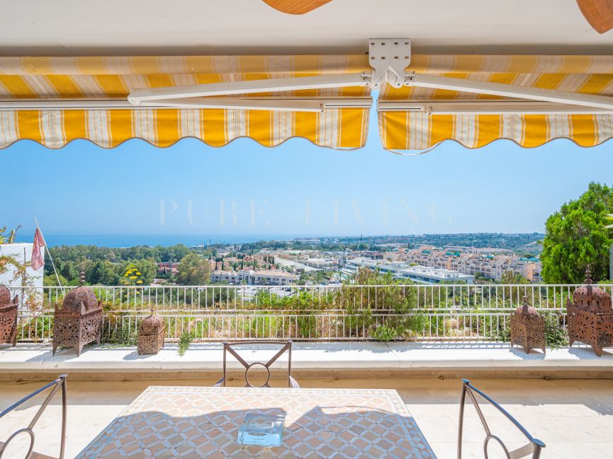 Two bedroom apartment with sea views in Las Terrazas, Marbella Golden Mile