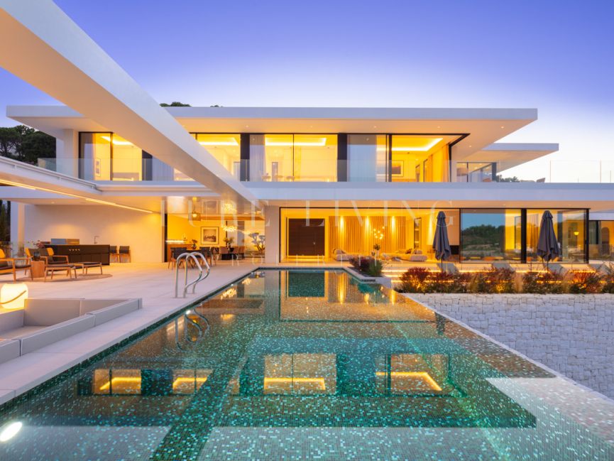 Amazing brand-new Villa with sea views in El Madroñal, Marbella