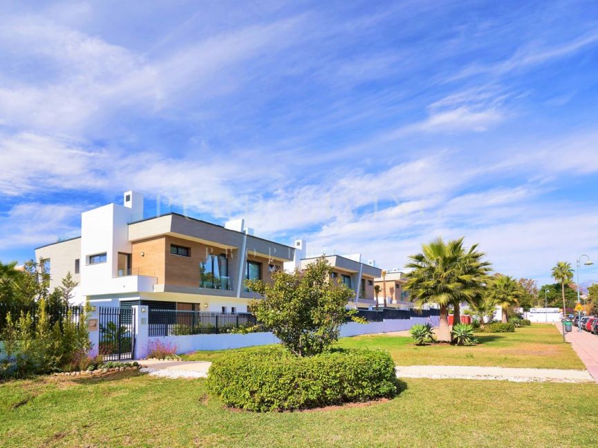 Preciosa casa adosada con las mejores calidades en uno de los lugares más singulares de Marbella