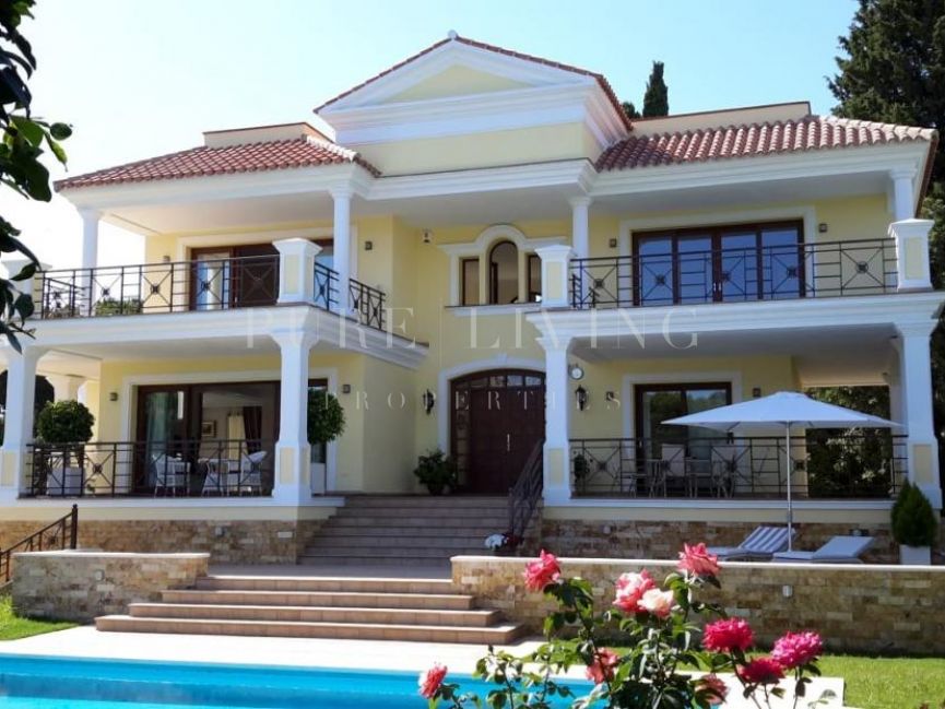 Fabulosa Villa de cinco dormitorios con vistas panorámicas en Hacienda Las Chapas, Marbella Este
