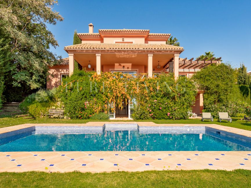 Amazing frontline golf three bedroom villa with imposing 360º views in Los Flamingos