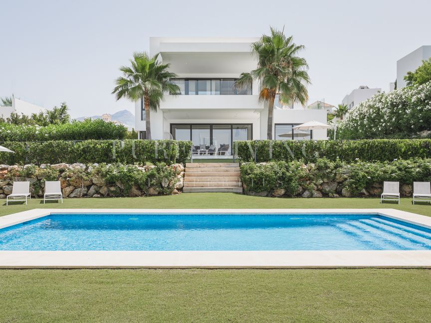 Very private modern Villa in a safe gated community in the Golf Valley, Marbella
