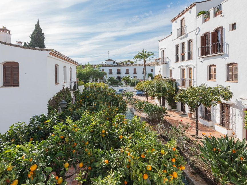 Beautiful apartment with private terrace in Señorio de Marbella