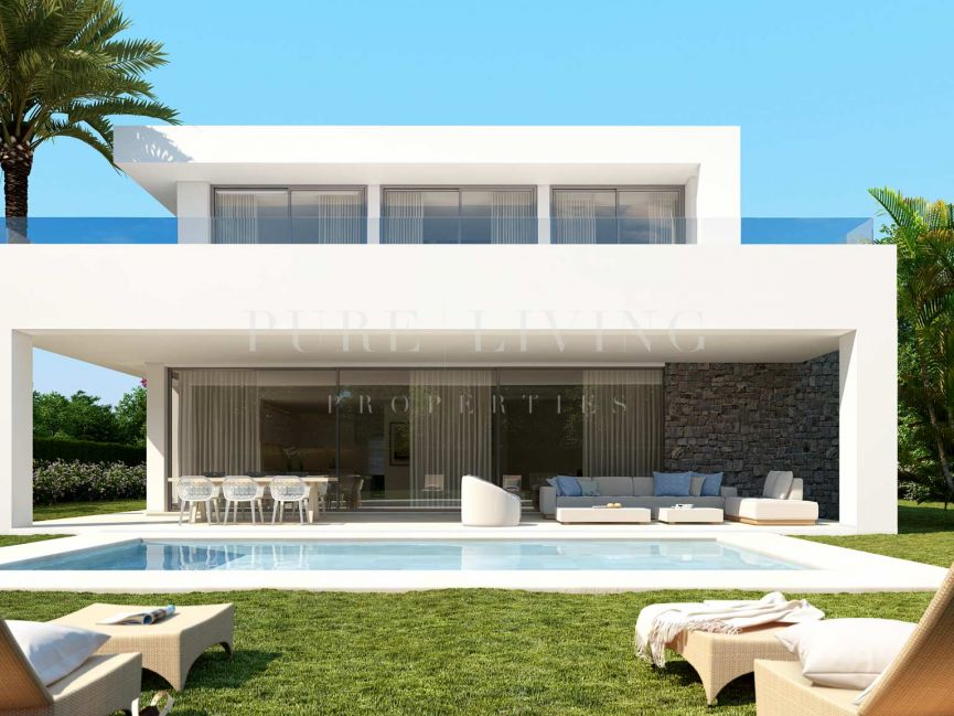 Amazing Villa with sea views on the western side of Rio Real, Marbella East