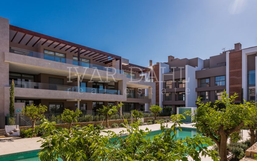 New luxury modern style apartments in a beautiful setting, Estepona