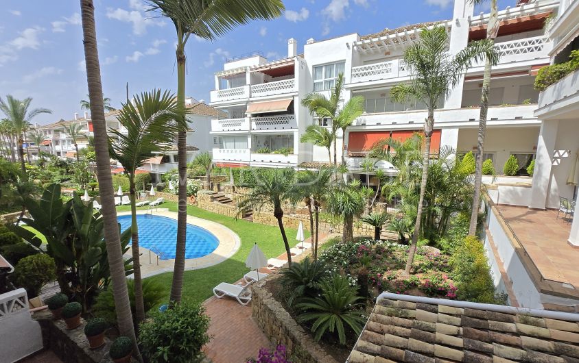 Beachside Apartment in Las Cañas Beach, Marbella Golden Mile