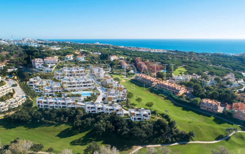 Nya frontlinje golflägenheter i Cabopino, östra Marbella