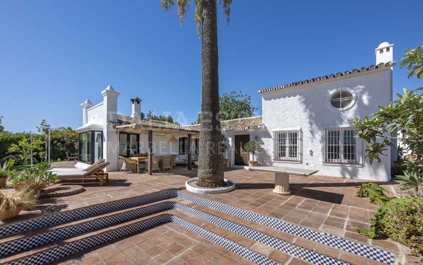 Charming Villa with Panoramic Views in Guadalmina Alta
