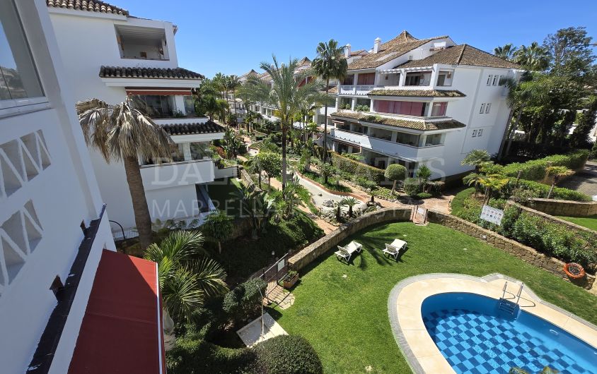 Luxury Apartment in Las Cañas Beach, Beachfront in Marbella