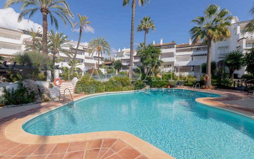 Apartamento en Planta Baja de Lujo en Puente Romano II, Marbella