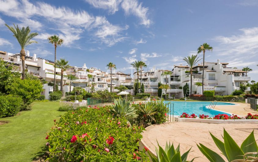 Apartamento de lujo frente al mar en Costalita, Estepona Este