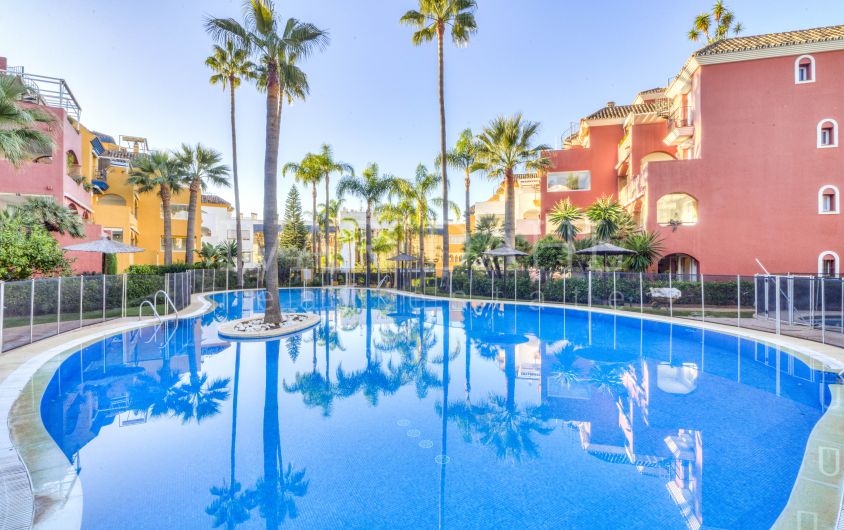 Utmärkt två sovrum, västerläge lägenhet i gated community El Infantado på Marbella Golden Mile