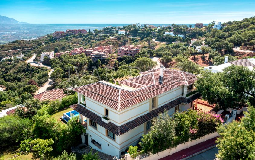 Absolutely epic candle with views to the sea, the valley, and the dawn! In Monte Elviria, Marbella East.