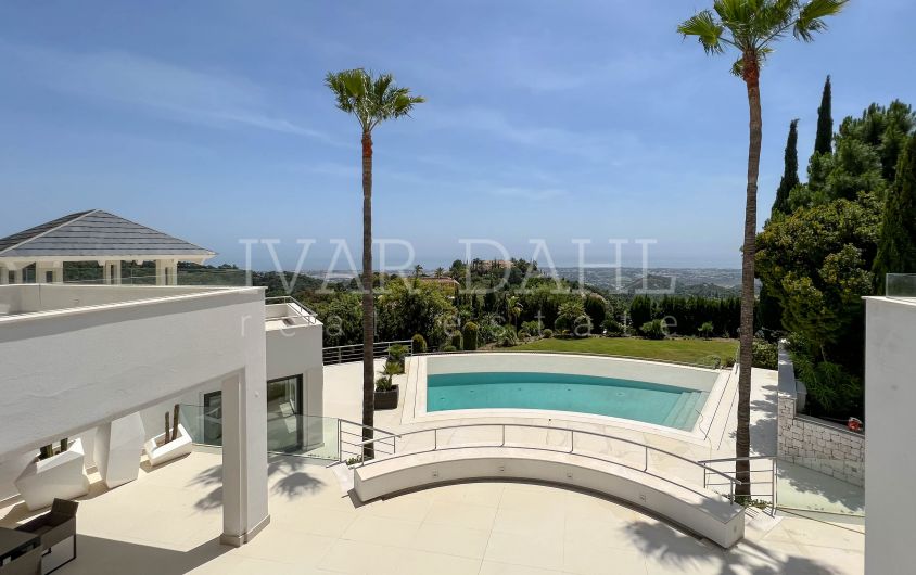 Fantastic modern villa with amazing panoramic sea views in La Zagaleta