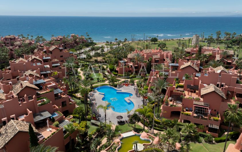 Fabulous penthouse in the beachfront luxury complex of Torre Bermeja on the New Golden Mile of Estepona!