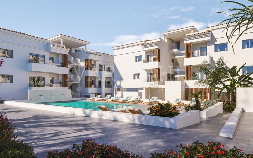 Exclusivo Ático Dúplex en Fuengirola, Málaga con Vistas al Mar y Montaña