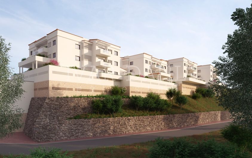 Apartamento en Planta Baja en Fuengirola, Málaga: Confort y Vistas Excepcionales