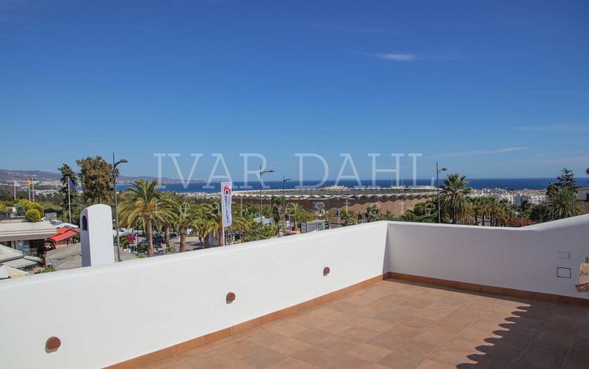 Luxurious Penthouse in Centro Plaza, Nueva Andalucia