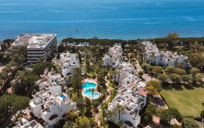 Exklusives Duplex-Penthouse in erster Strandlinie – Alhambra del Mar, Goldene Meile Marbella