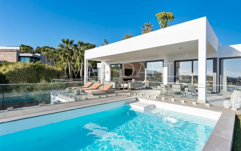 Villa for sale in Benahavis