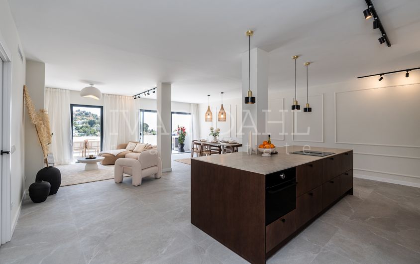 Fully refurbished spacious apartment with sea, golf and mountain views in La Quinta Golf