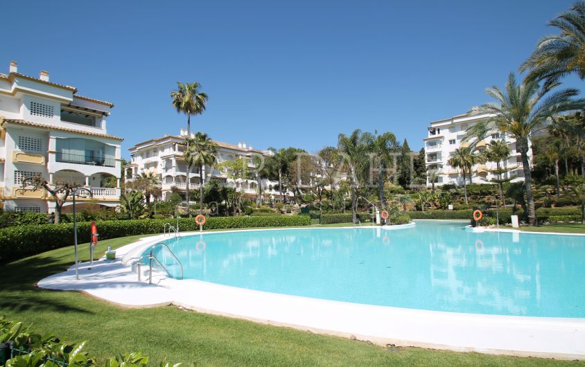 Elegant Three-Bedroom Apartment in Marbella Golden Mile