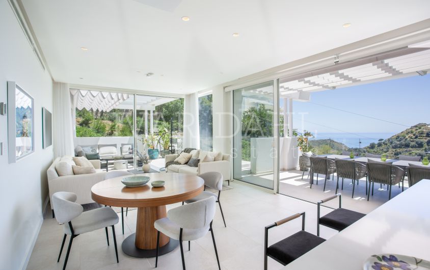 LUXURY PENTHOUSE WITH SEA VIEWS IN PALO ALTO