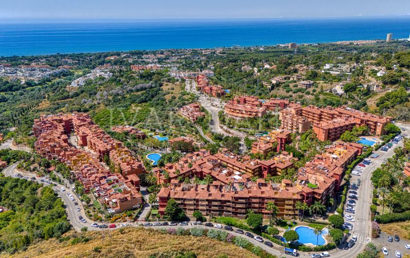 Two-Bedroom Apartment with Sea Views in La Reserva, Marbella