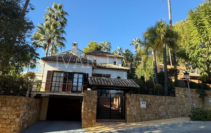 Villa for sale in Altos Reales, Marbella's Golden Mile