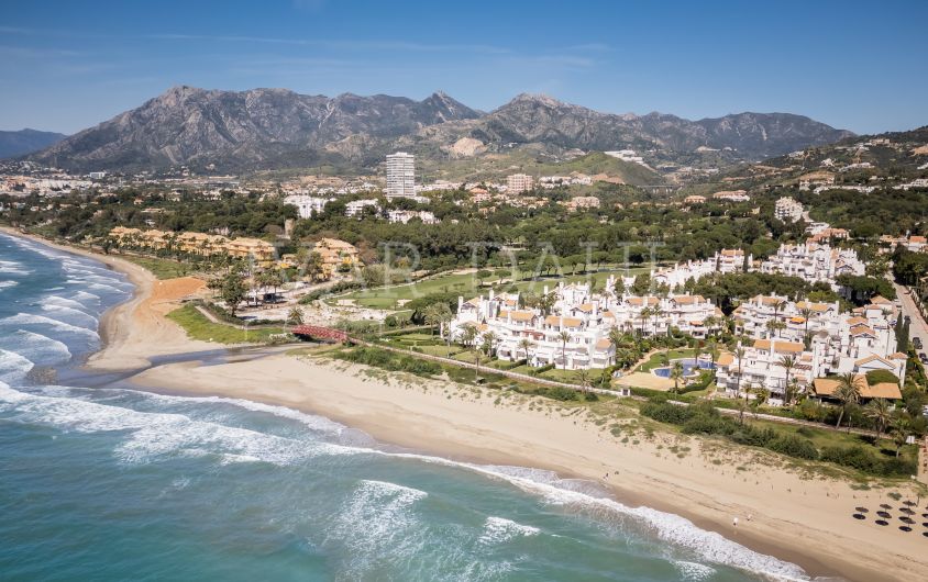 Luxury Beachfront Apartment with Sea and Golf Views in Los Monteros Palm Beach, Marbella East