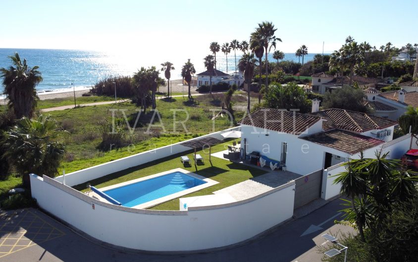 Front Line Beach Villa with Panoramic Mediterranean Views in El Saladillo, Estepona East