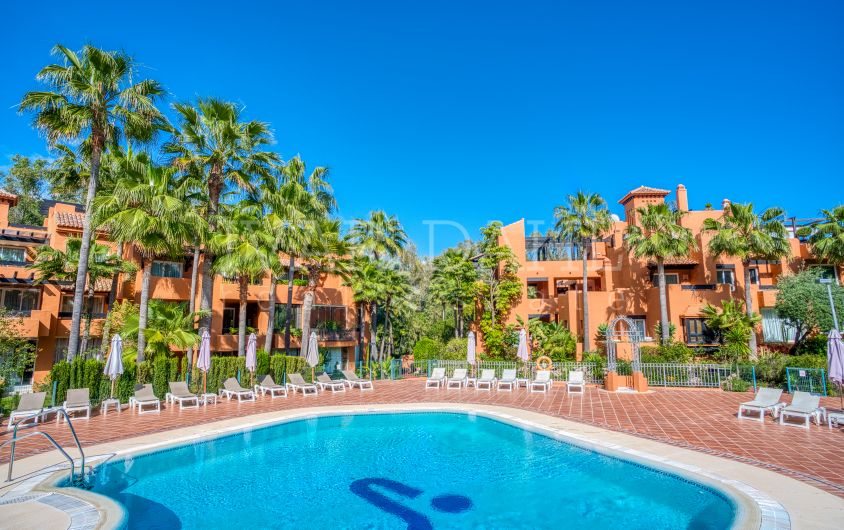 Elegant Ground Floor Apartment in Alminar de Marbella, Nueva Andalucia