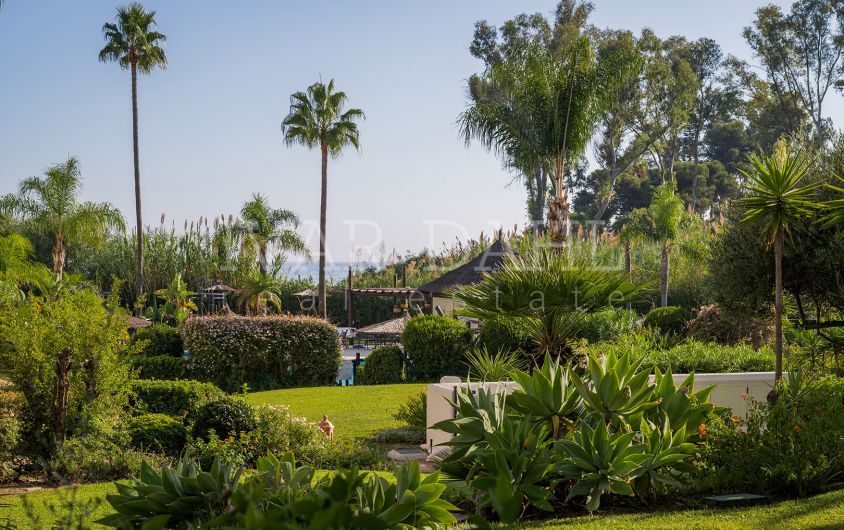 Brand New Luxury Front Line Beach Ground Floor Apartment with Sea Views in Bahía del Velerín