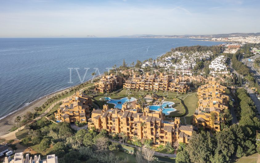 Luxurious Front Line Beach Apartment with open Sea Views in Estepona