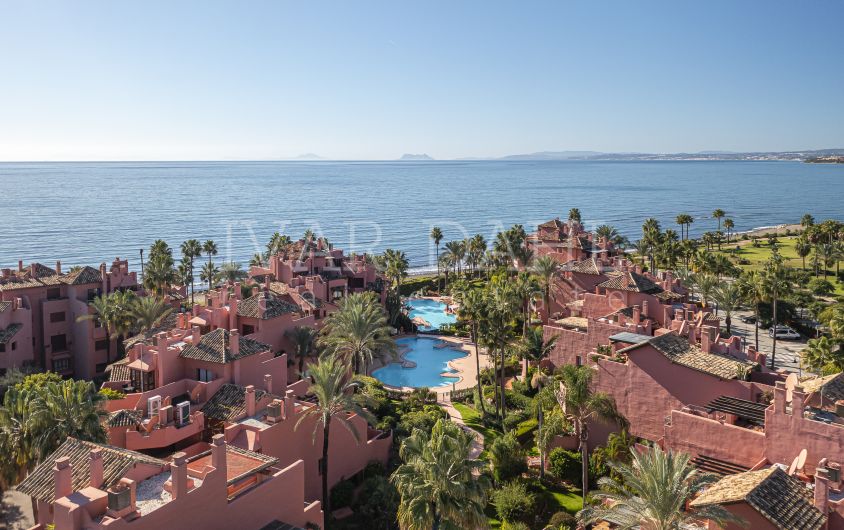 Exquisite Front Line Beach Ground Floor Apartment in Menara Beach, Estepona