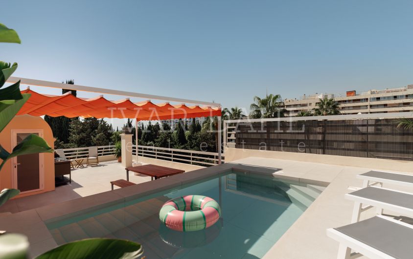 Ático en el Centro de Marbella – Piscina Privada en la Azotea y Vistas a La Concha