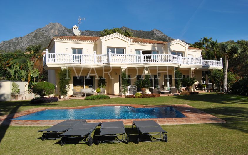 Villa con vistas al mar en venta en Sierra Blanca, Marbella, Malaga
